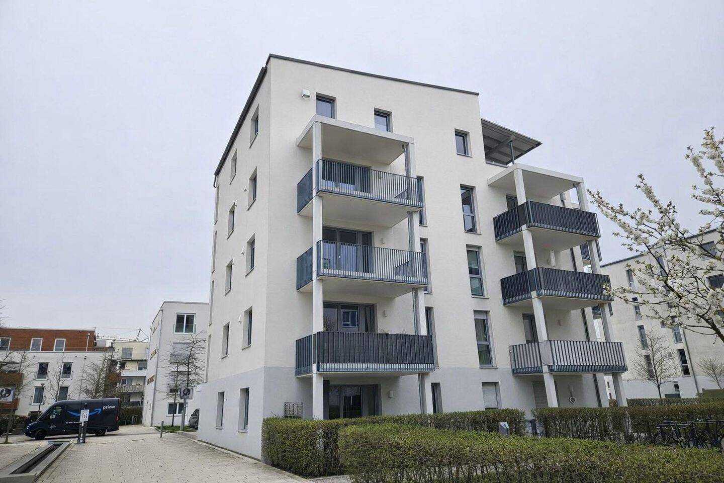 Thumbnail-2-Zi.-Whg. (60,5 m²) | Balkon | EBK | TG-Stellplatz | Bj. 2014 | Top-Ausstattung