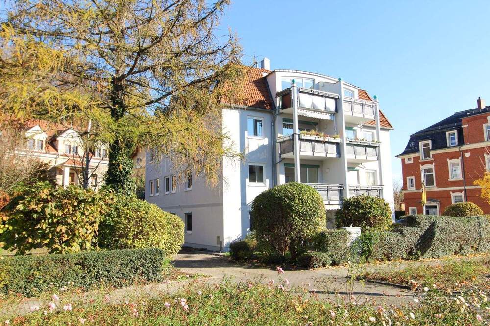 Thumbnail-Leerstehende 3 Zimmer Wohnung mit drei PKW Stellplätzen