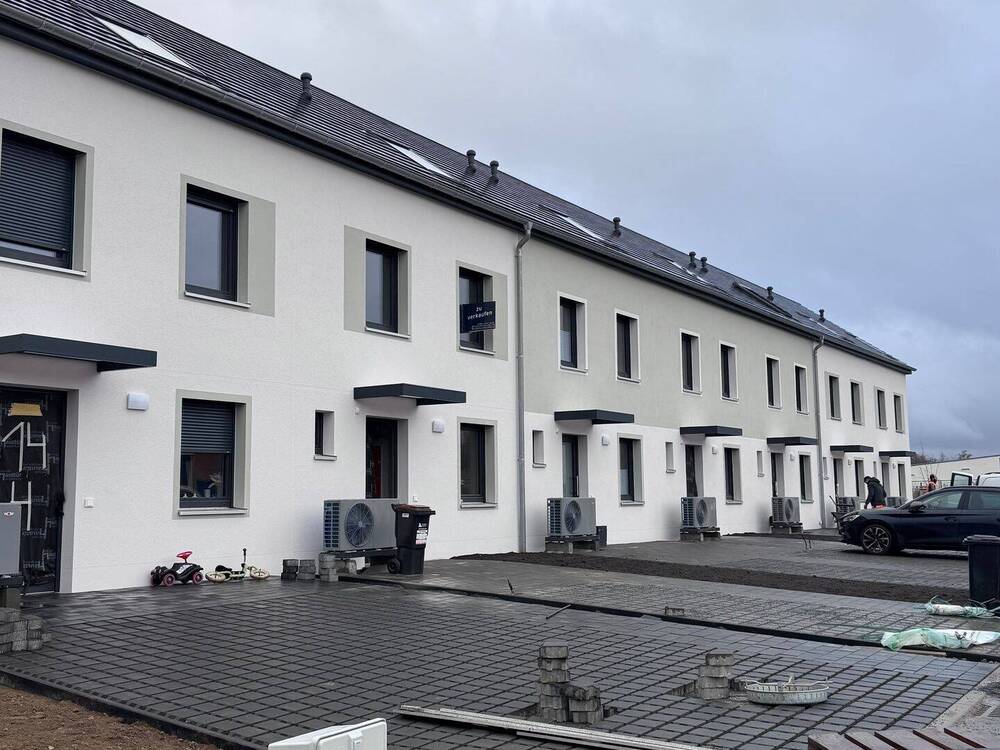 Thumbnail-Fertig erstelltes Neubau Reihenhaus in Pirna-Mockethal, sofort bezugsfertig, Festpreis