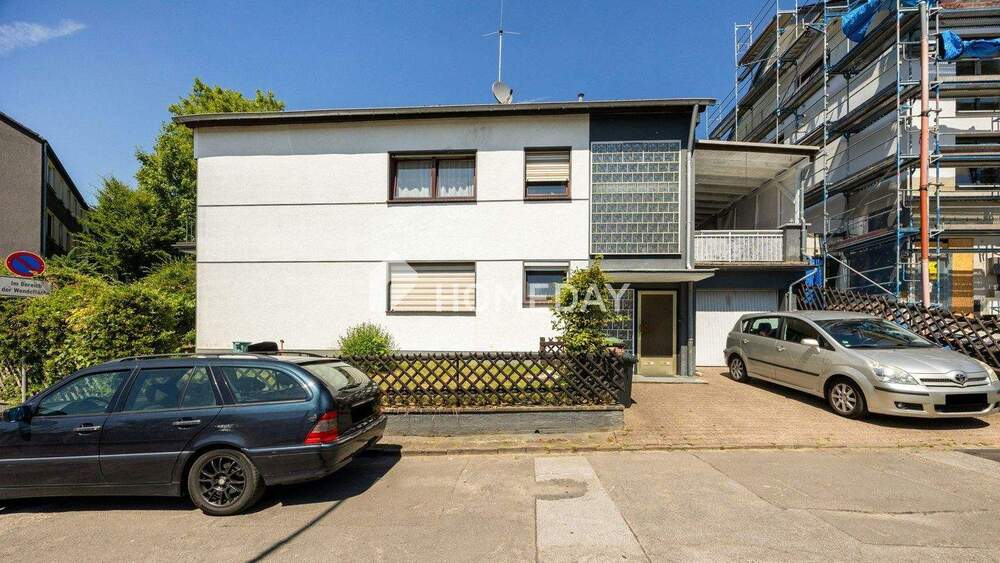 Thumbnail-Mehrfamilienhaus mit Garten, Balkon und Raum für bis zu drei Wohnungen