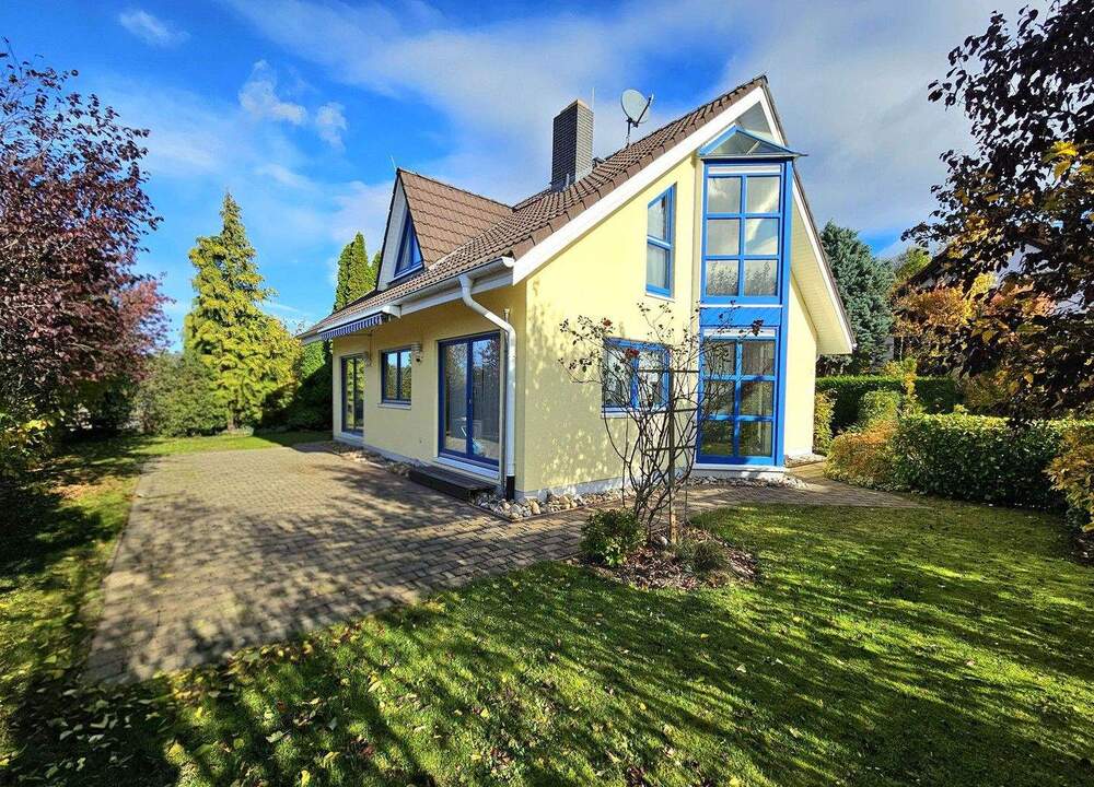 Thumbnail-Direkt vom Eigentümer - Freistehendes EFH mit gepflegtem Garten und Stellplätzen