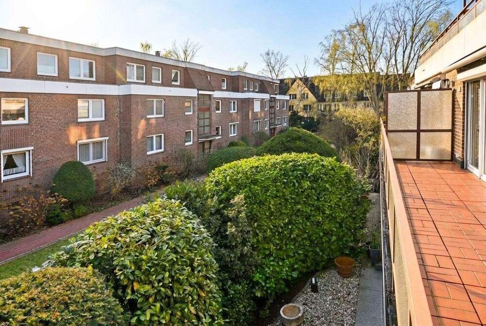 Thumbnail-Familienfreundliche 4-Zi-Wohnung in ruhiger Sackgasse mit Südbalkon & Tiefgaragenstellplatz