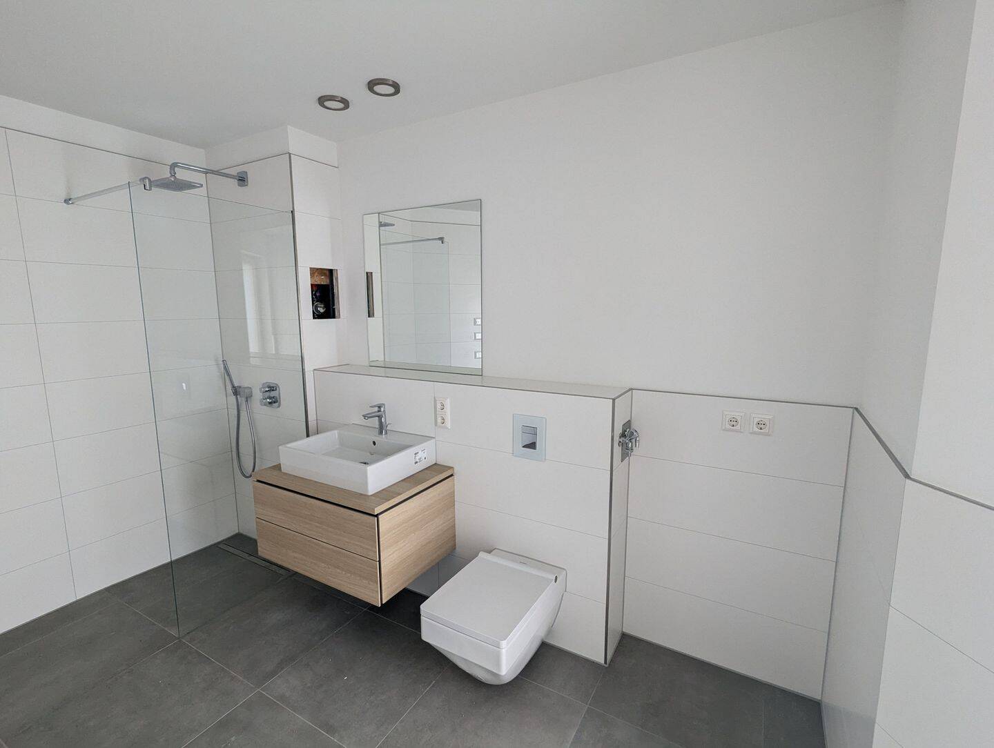 Thumbnail-Sofort bezugsfreie 2-Zimmer-Wohnung mit Sondernutzungsrecht für Terrasse & Gartenanteil