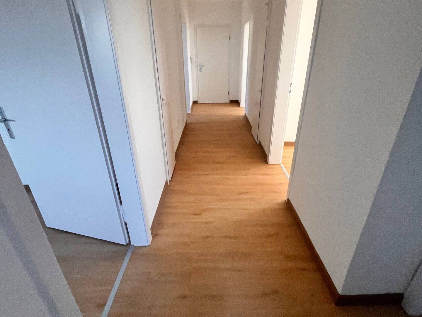 Thumbnail-Moderne 4-Zimmer-Wohnung mit Tageslichtbad und viel Helligkeit