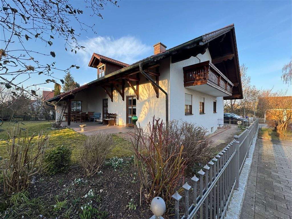 Thumbnail-Großzügiges Einfamilienhaus mit reichlich Platz zur individuellen Nutzung