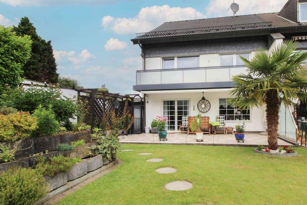 Thumbnail-Charmantes Einfamilienhaus mit Stellplatz Garage in Burscheid