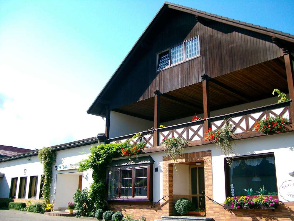 Thumbnail-Gastronomieobjekt mit Wohnungen in Marsberg-Westheim