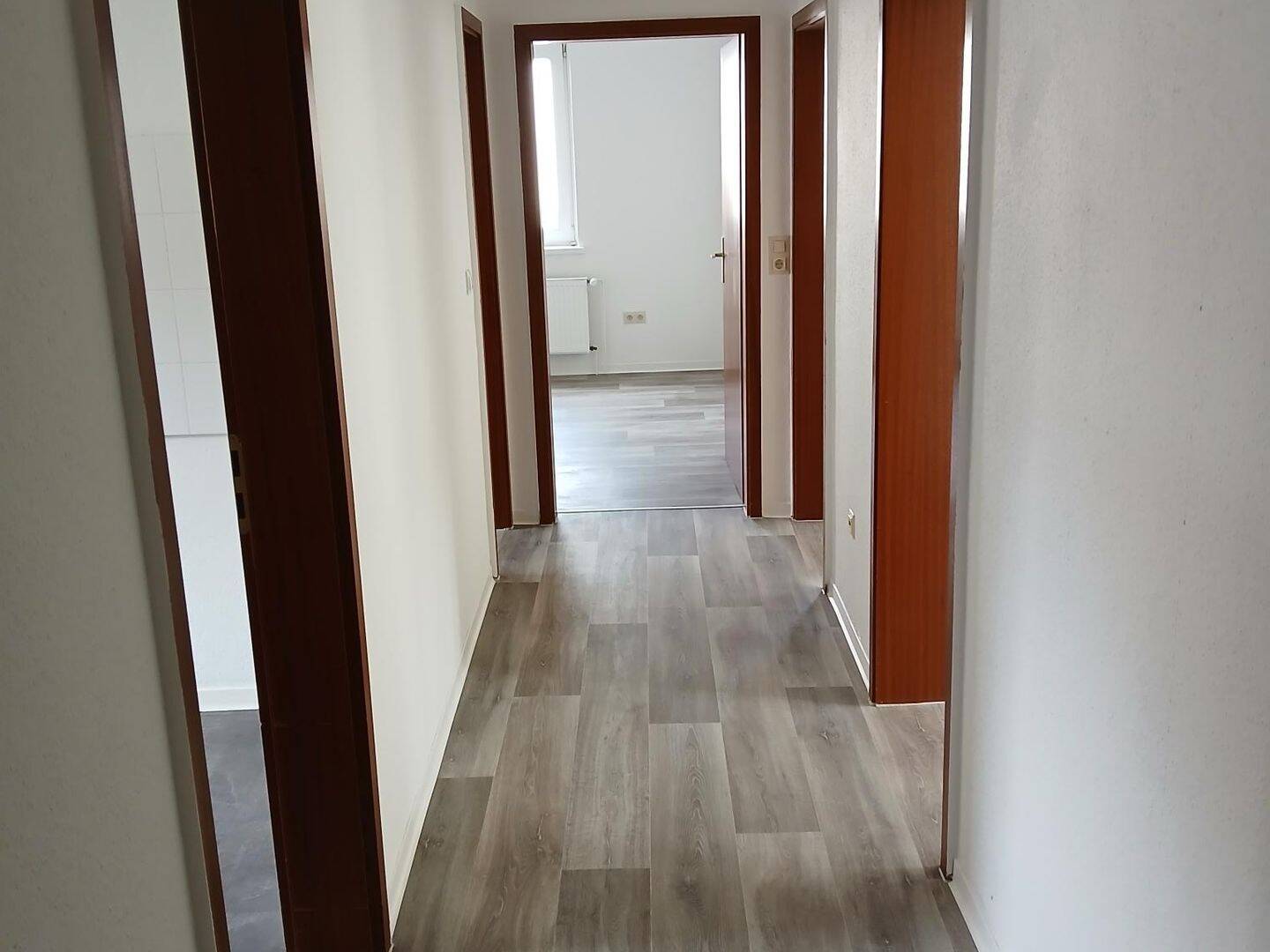 Thumbnail-AB 01.02.2026: Tolle, zentral gelegene 3-Zimmer Wohnung im Erdgeschoß mit Duschbad!