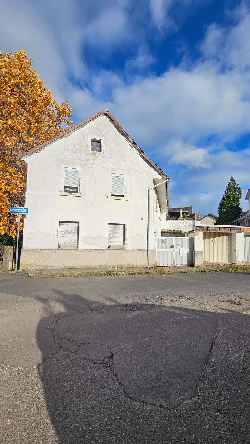 Thumbnail-Ein-Zweifamilienhaus mit viel Potential