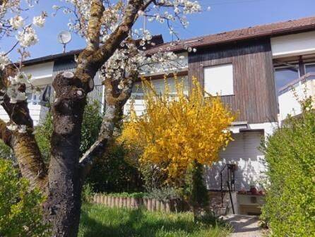 Thumbnail-Reihenmittelhaus in Wendlingen, 5,5 Zimmer in zentraler Lage mit TOP Anbindung - ideal für Pendler und Familien