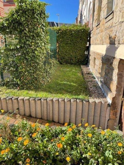 Thumbnail-Stilvoll saniertes Mehrfamilienhaus mit Vorgarten in Zentrumslage