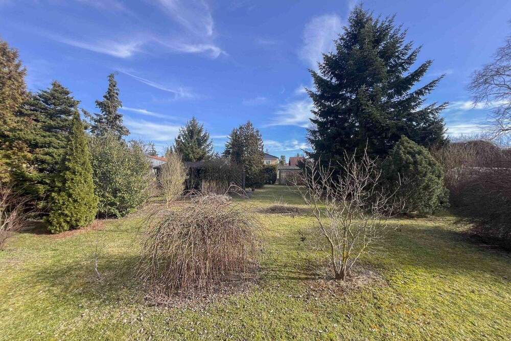 Thumbnail-Baugrundstück mit ca. 674 m² in zweiter Reihe nach § 34 BauGB - kurzfristig zu bebaubar