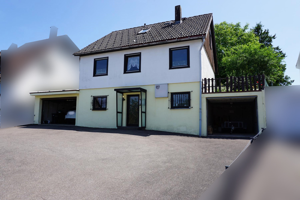 Gebäudeansicht Hauszugang