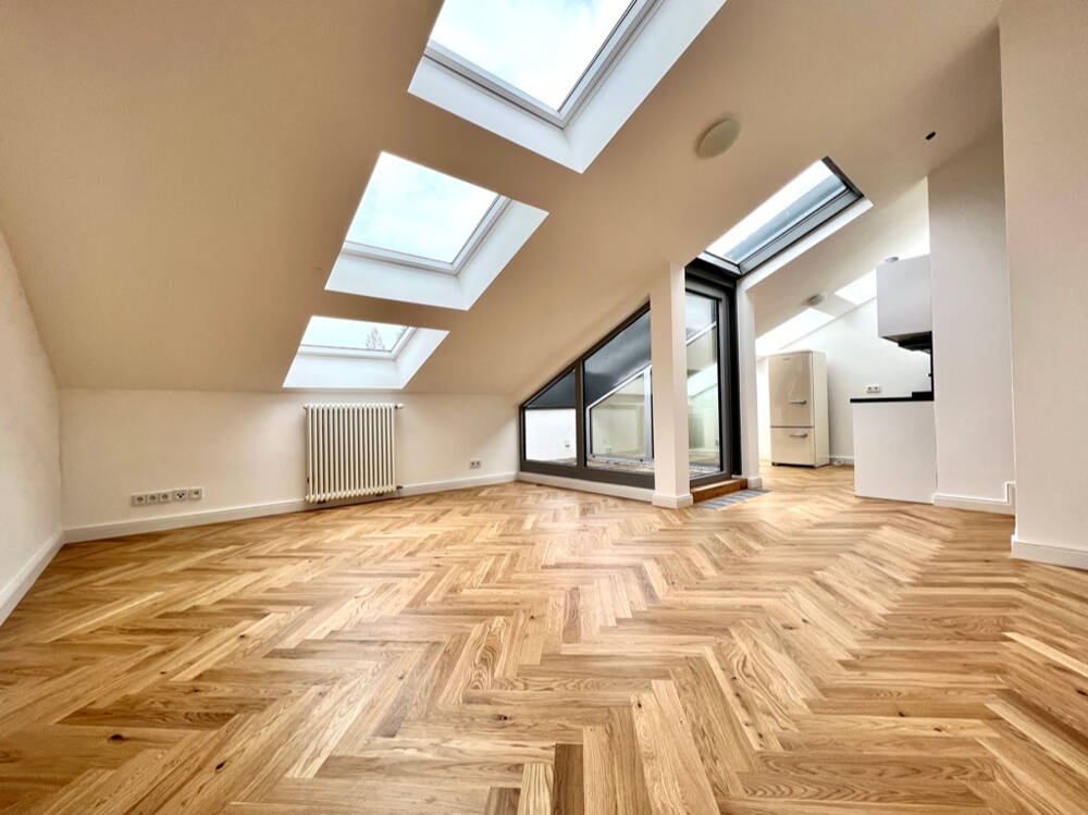 Thumbnail-+++ Schicke Dachgeschoss-Wohnung im Denkmalobjekt +++