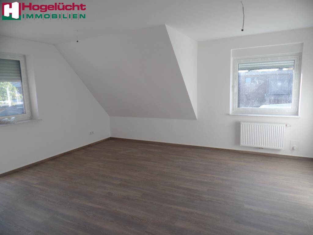 Thumbnail-Eine große und neuwertige Obergeschosswohnung mit Balkon in Stadtlage