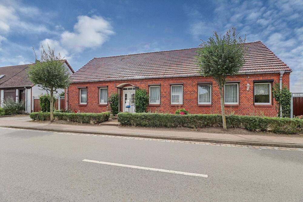 Thumbnail-Ein- oder Zweifamilienhaus mit Nebengelass in Brunau!