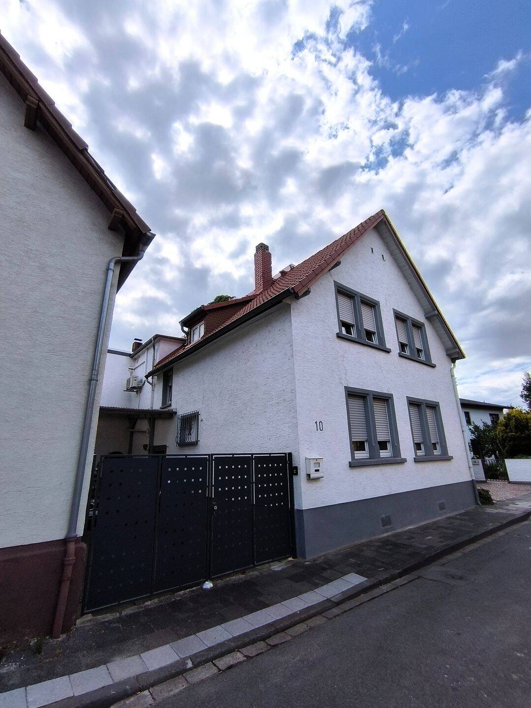 Thumbnail-Ein- oder Zweifamilienhaus in ruhiger Lage von Kelsterbach