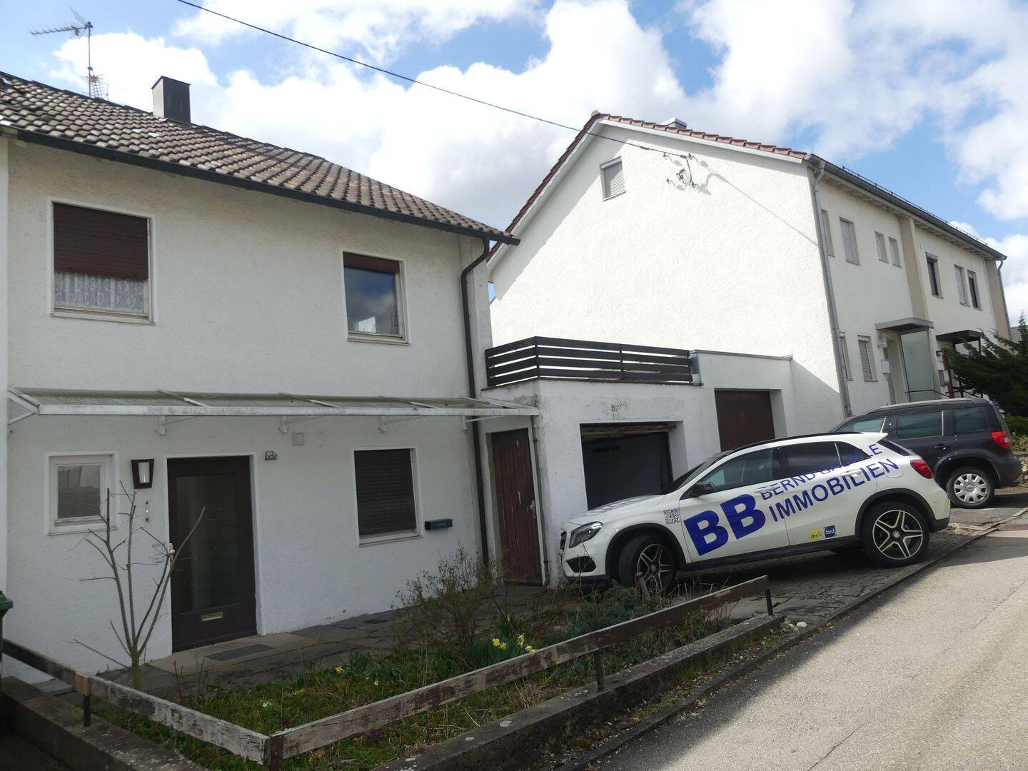 Thumbnail-Charmantes, sanierungsbedürftiges Reihenhaus mit Garage und Garten in schöner Lage von Bad Saulgau.