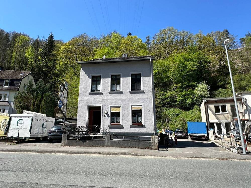 Thumbnail-Wohnhaus mit gepflegter Gewerbehalle und Büroräumen in verkehrsgünstiger Lage