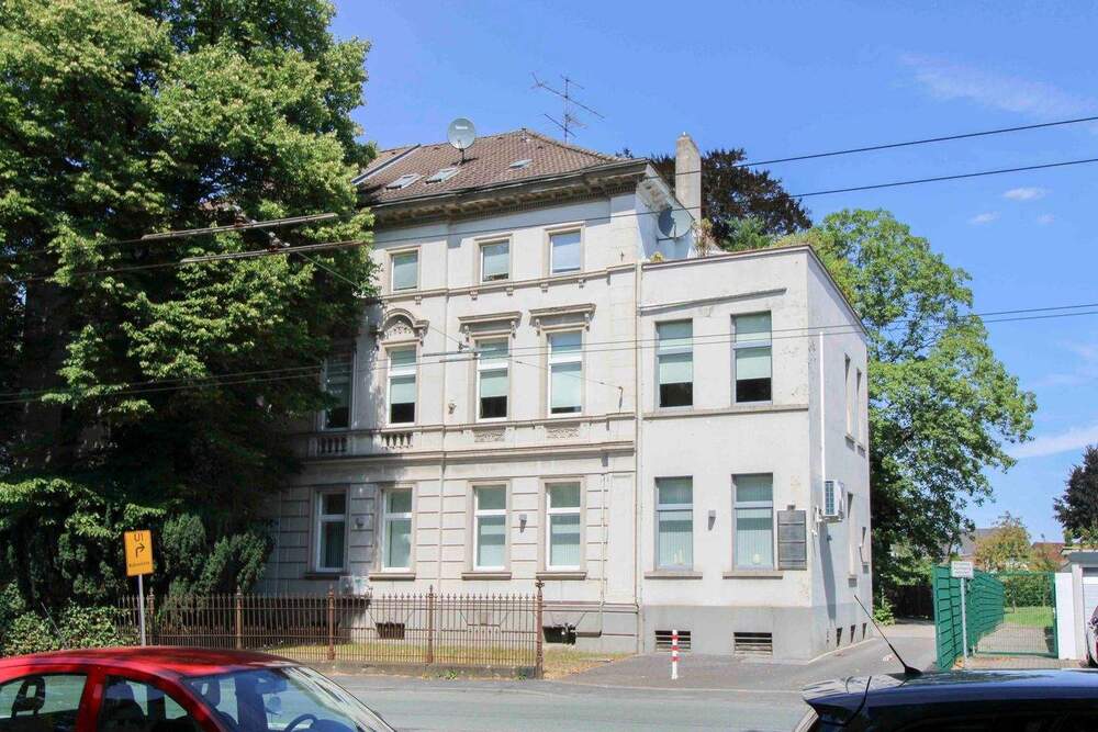 Thumbnail-Attraktives Wohn- und Geschäftshaus mit Praxis und Entwicklungspotenzial in Solingen