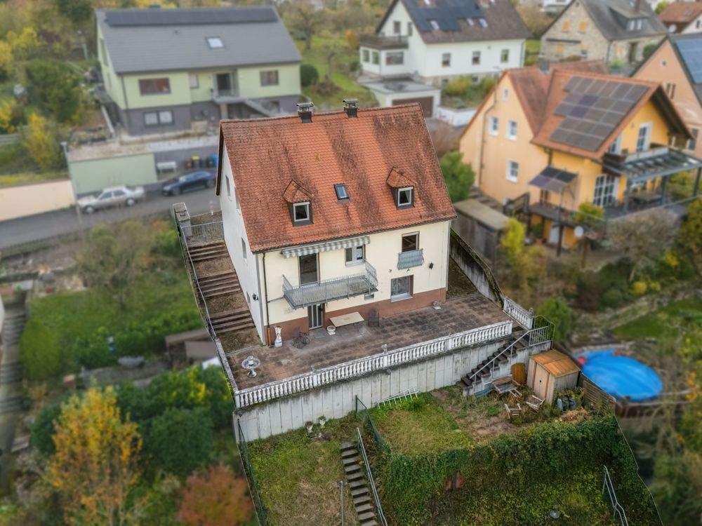 Thumbnail-Charmantes Zweifamilienhaus in Zell am Main!