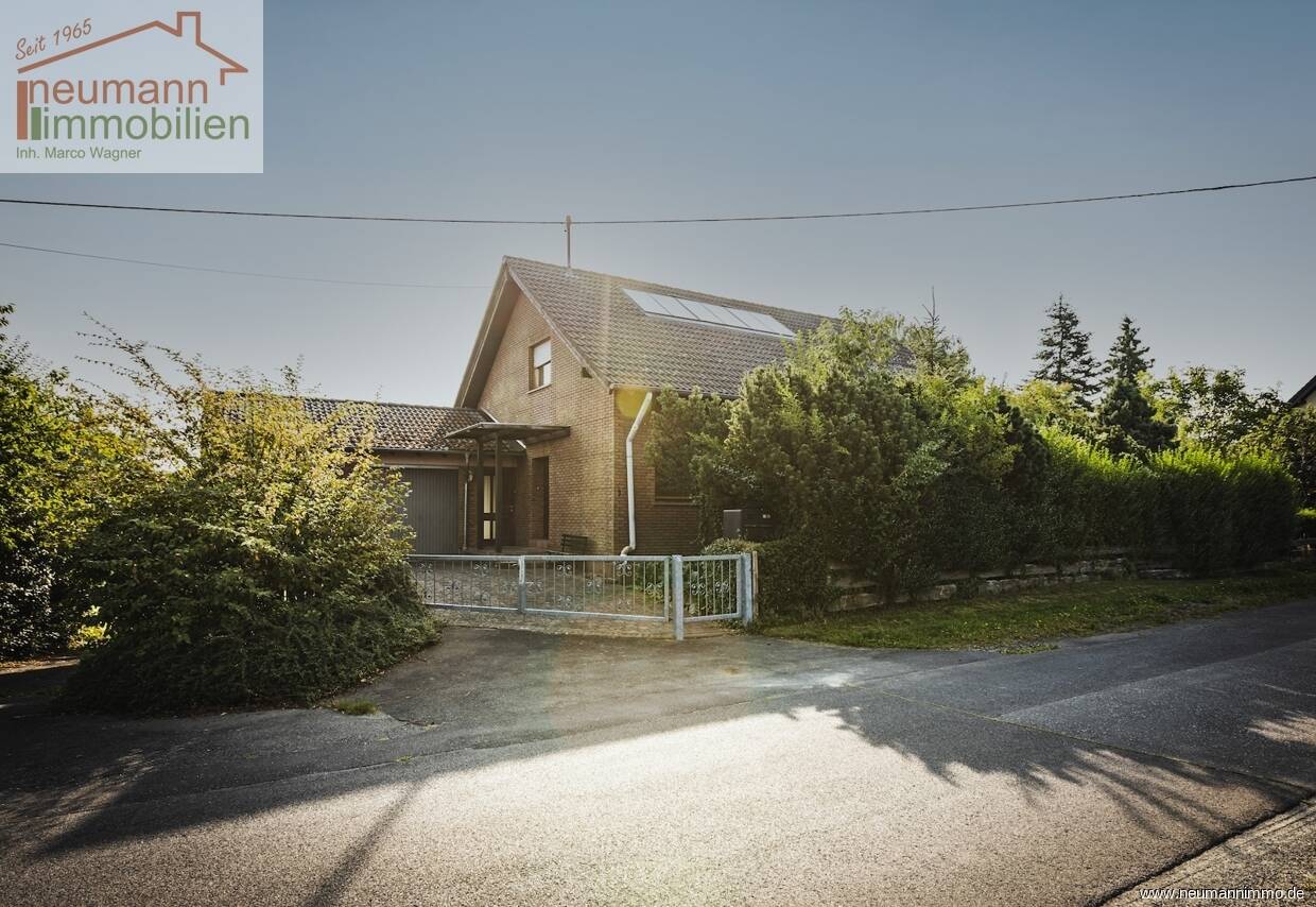 Thumbnail-Familienidylle am Ortsrand - Haus mit Einliegerwohnung und Ausbaupotenzial mit Traumhaftem Ausblick