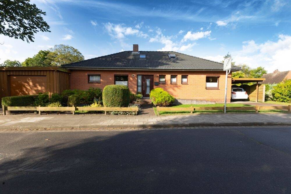 Thumbnail-Familienfreundliches Einfamilienhaus in Heide mit Wintergarten und gepflegtem Garten