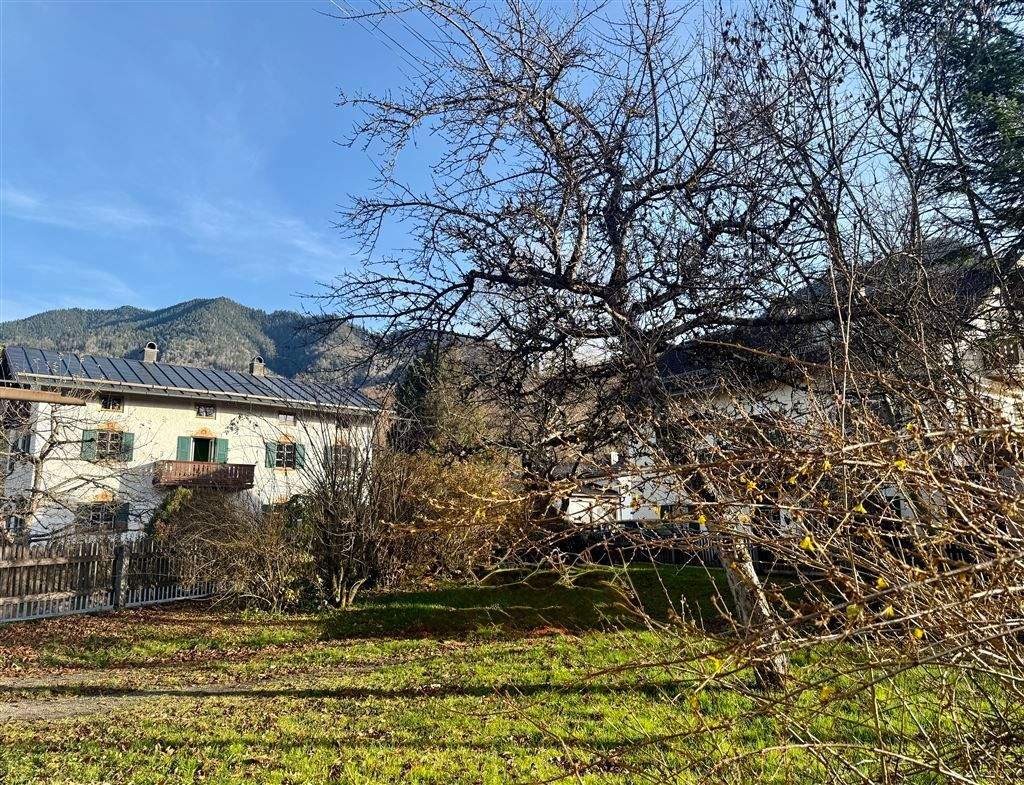 Thumbnail-Grundstück in charmanter Nachbarschaft mit Bergblick in Kochel