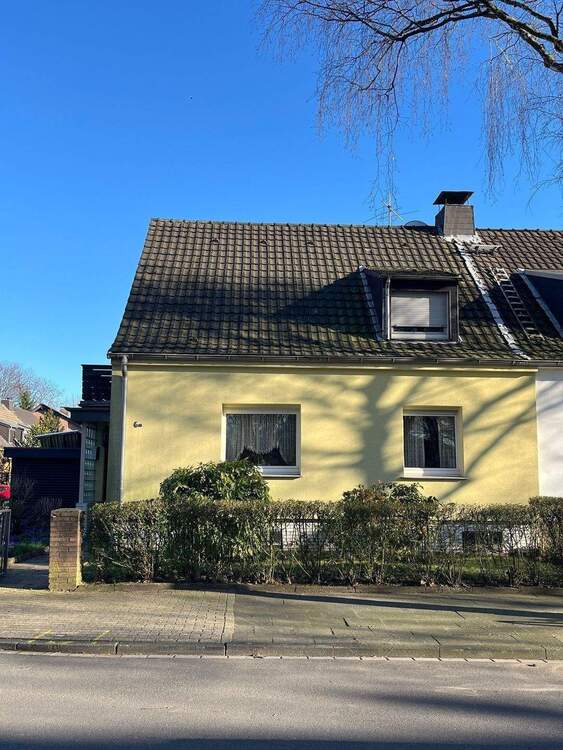 Thumbnail-Attraktives Einfamilienhaus mit Einliegerwohnung und viel Potential --- ideal für Eigennutzer oder Mehrgenerationen!!