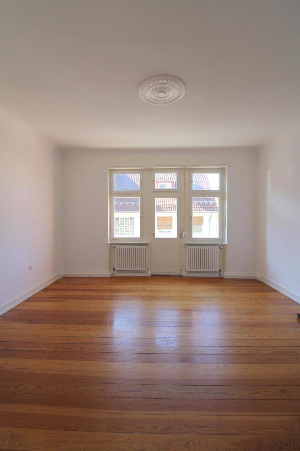 Thumbnail-Kaiserslautern - Nähe Waldschlösschen - attraktive Altbauwohnung mit großem Balkon