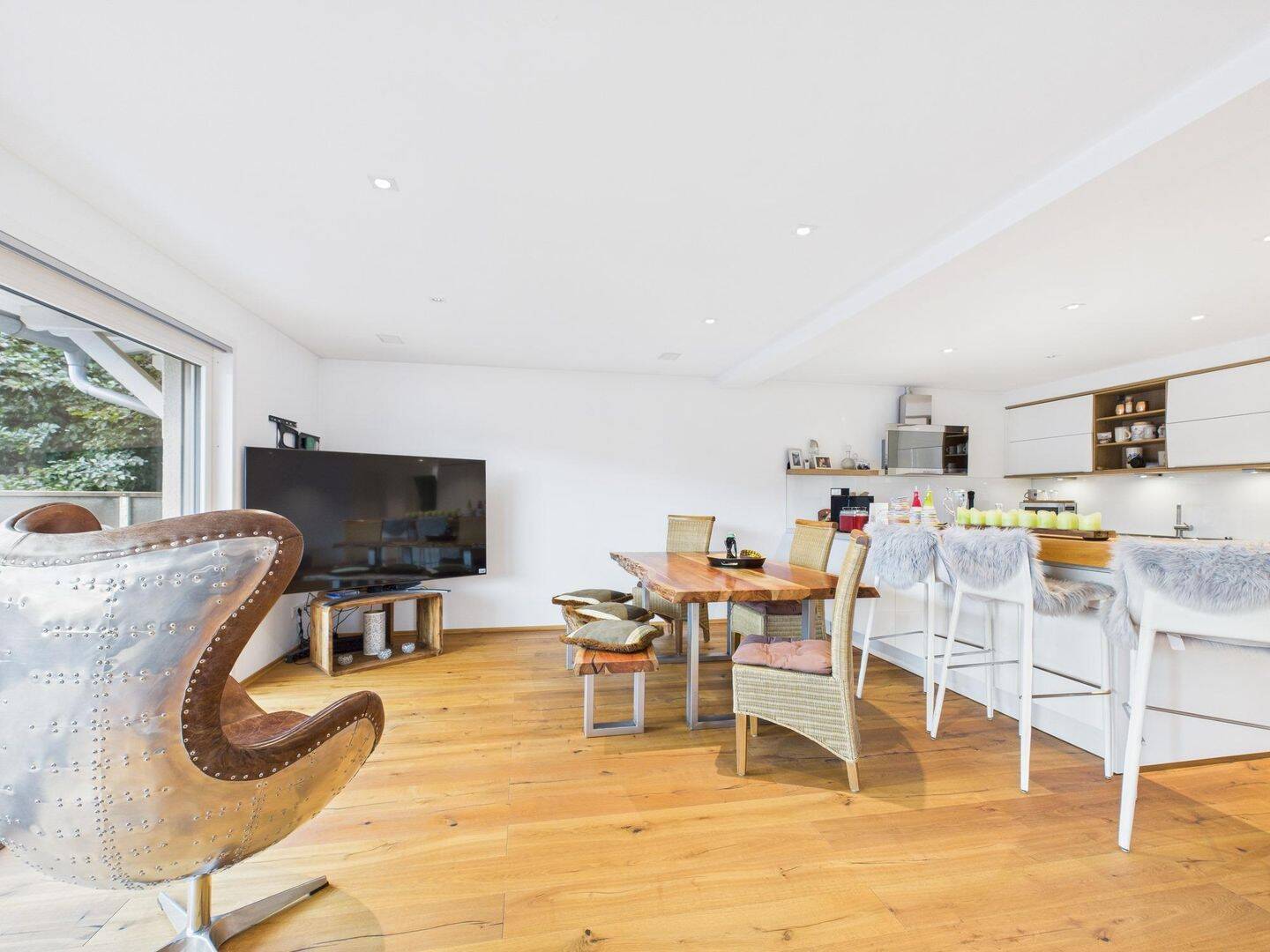 Thumbnail-Idyllisches Zweifamilienhaus im urbanen Ottobrunn - flexibel für viele Lebenskonzepte