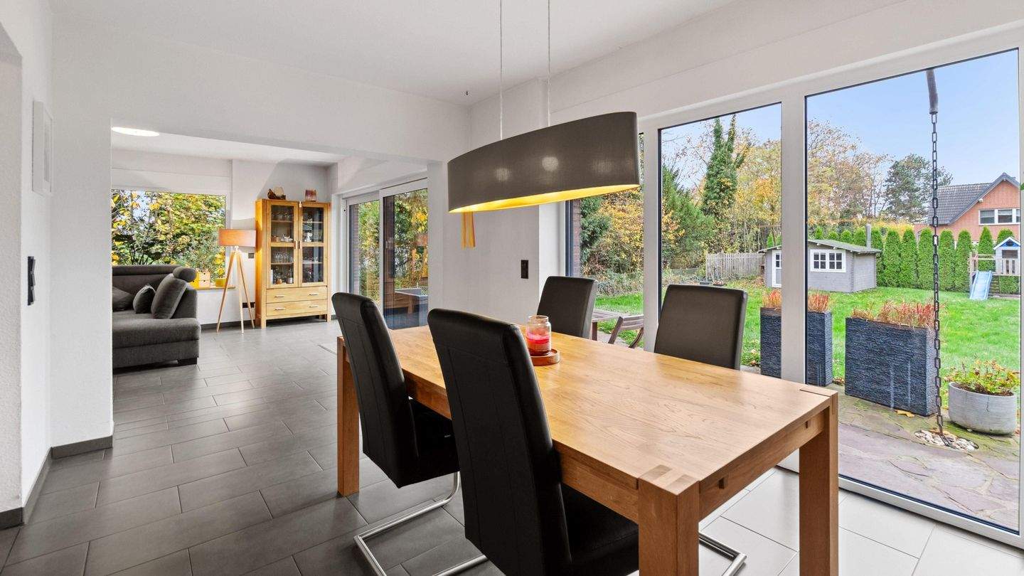 Thumbnail-Ankommen und Bleiben: modernes Familienhaus, 7 Zimmer, 2 Bäder, Garten, Garage, Stellplätze