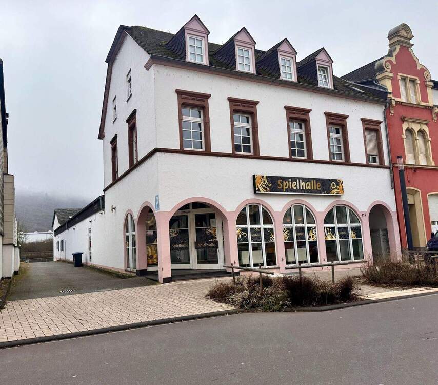 Thumbnail-Gewerbe- und Wohnimmobilie: Gewerbeeinheit, Spielhalle, zwei Wohnungen, große weitere Lagerflächen in Konz nahe Luxemburg