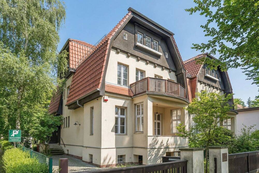 Thumbnail-Zehlendorf: Villenhälfte von 1915 - stilvoll und bezugsbereit