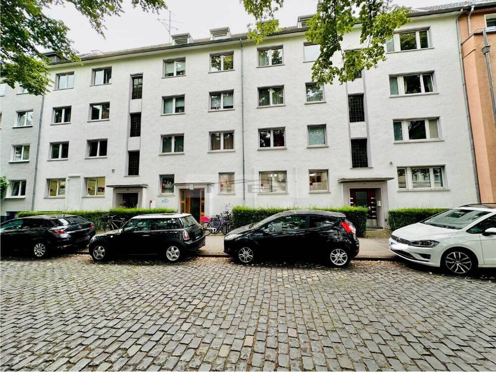 Mehrfamilienhaus in bester Lage von Köln Sülz !