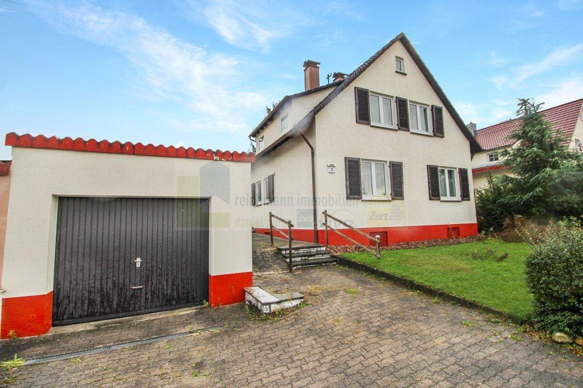 Thumbnail-Freistehendes und familienfreundliches Wohnhaus mit Garage in beliebter Lage von Rottweil-Göllsdorf!