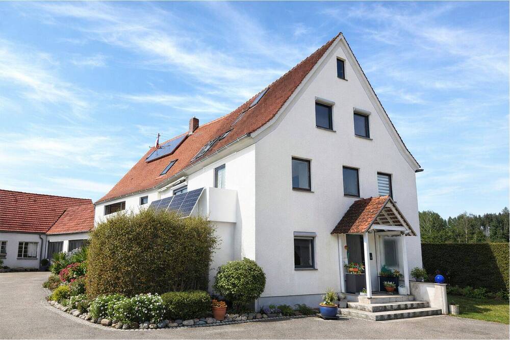 Thumbnail-Wohnen mit Freiraum: Großzügige Wohnung über 2 Etagen im OG und DG mit Balkon & vielen Möglichkeiten