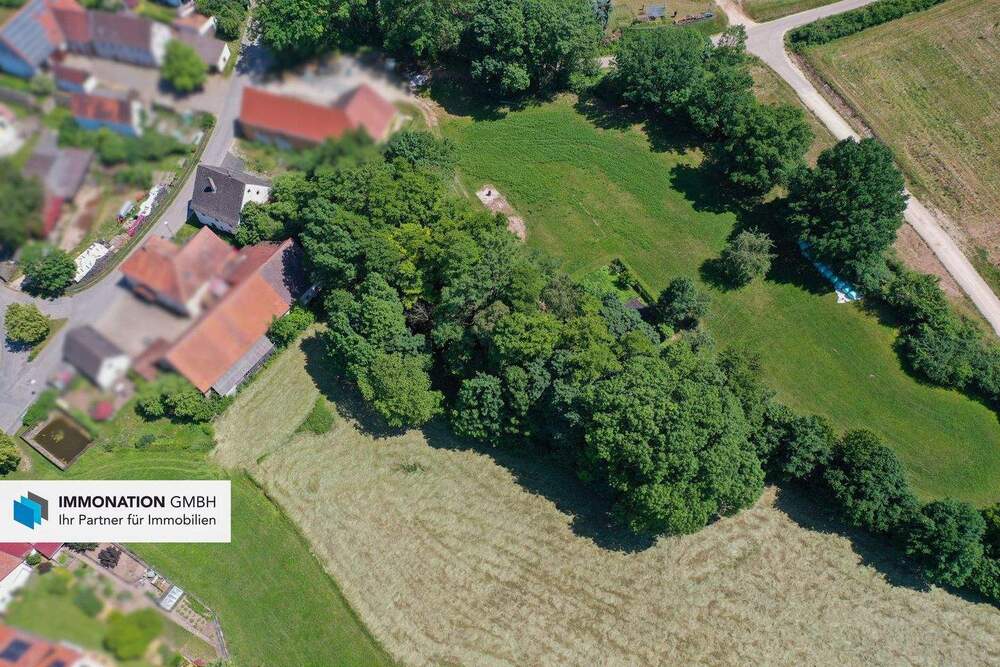 Thumbnail-IMMONATION! Baugrundstück in Roßtal mit Altbestand