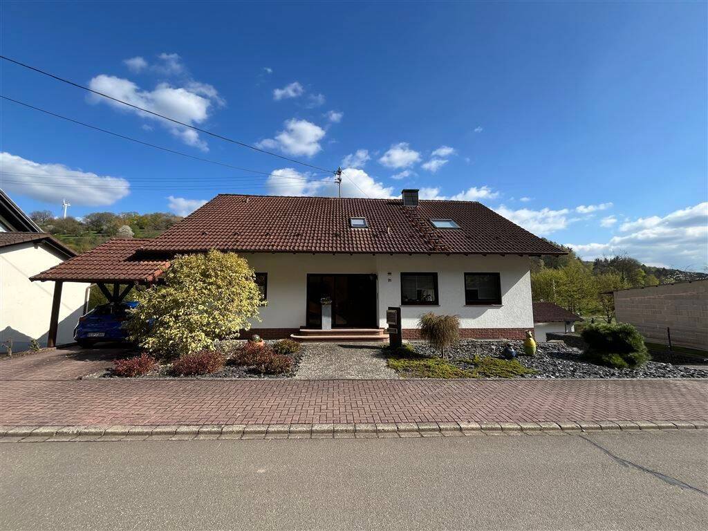 Thumbnail-Sehr schönes und gepflegtes Einfamilienhaus mit vielen Extras, tollem Garten und möglichem Bauplatz