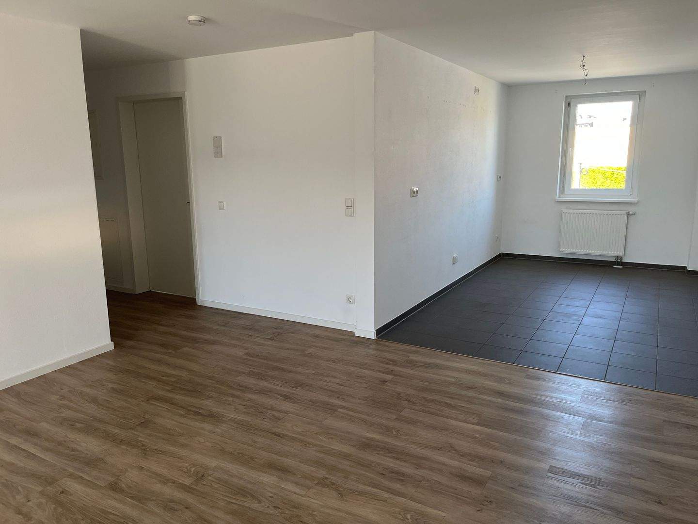 Thumbnail-Großzügige 2 Zimmer-Wohnung mit offener Küche, Süd-Balkon zum Innenhof, 3. OG mit Aufzug - Stellplatz optional möglich