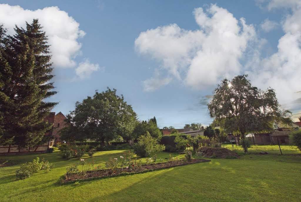 Thumbnail-Schkopau OT Hohenweiden: 1382 qm Baugrundstück für Haus-Neubau - provisionsfrei + bauträgerfrei