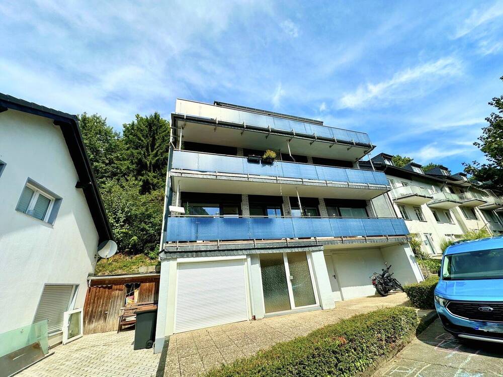 Thumbnail-Freistehendes 4-Parteien-Mehrfamilienhaus - saniert und vielseitig nutzbar