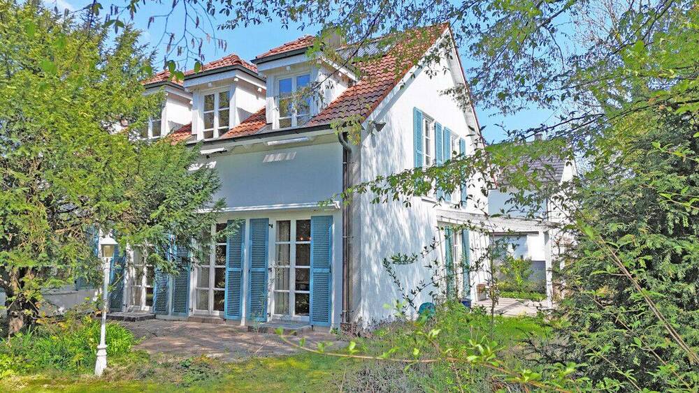 Thumbnail-Repräsentatives Einfamilienhaus auf parkähnlichem Sonnengrundstück in ruhiger Lage