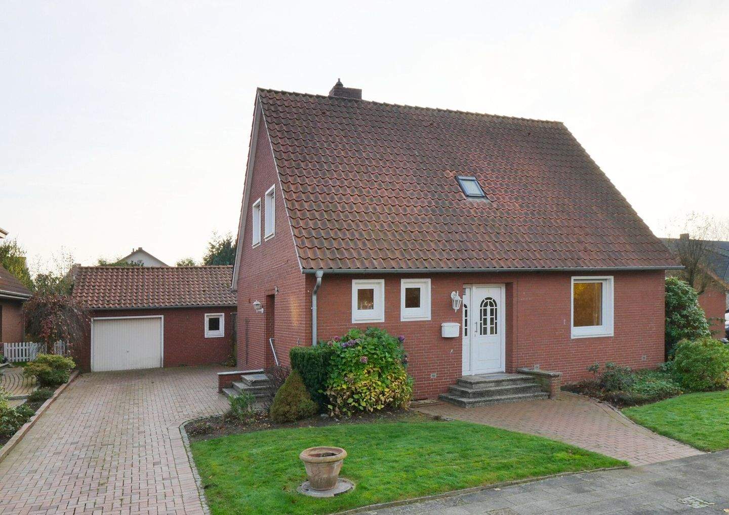 Thumbnail-Klein aber Fein ! Attraktives Einfamilienhaus mit Garage