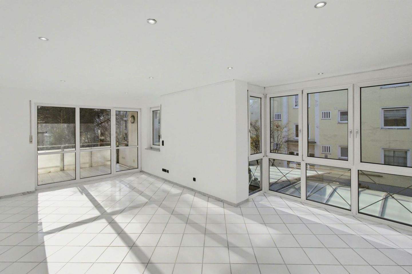 Thumbnail-3-Zi.-Wohnung in Laim mit Fußbodenheizung und Parkplatz