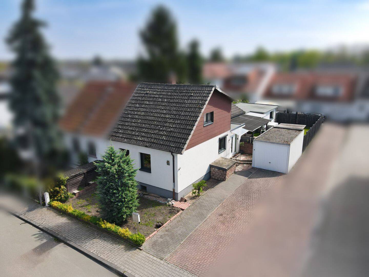 Thumbnail-Familienfreundliche Doppelhaushälfte mit Garten, Terrasse & Garage in Mannheim-Gartenstadt