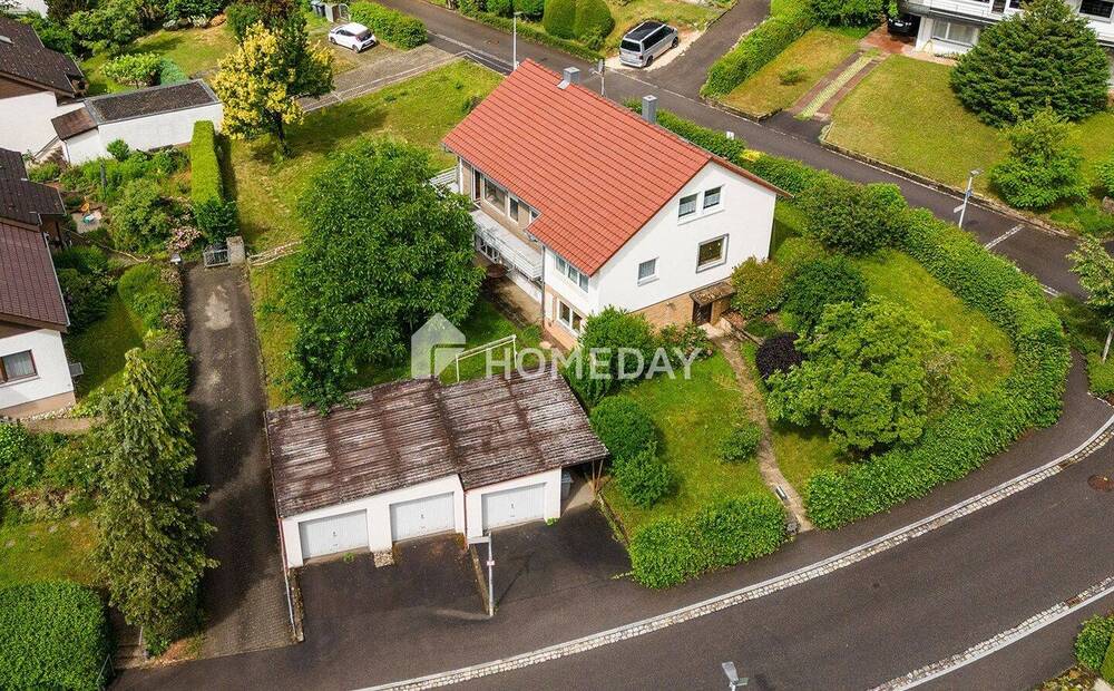 Thumbnail-Helles Einfamilienhaus in Hanglage mit ca. 180 m² Wohnfläche, viel Potenzial & großem Grundstück