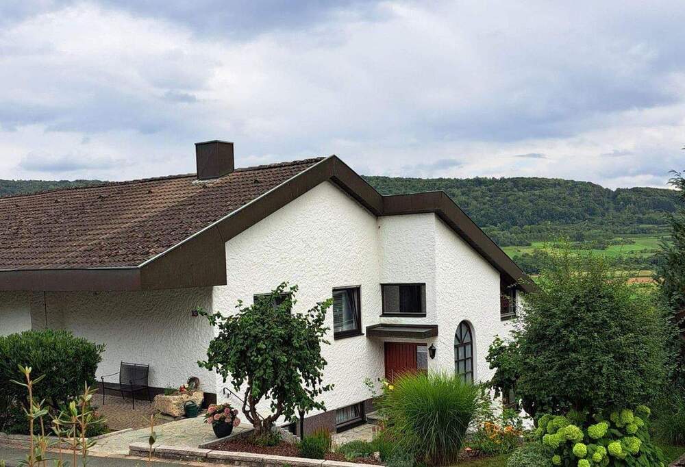 Thumbnail-Großzügiges Einfamilienhaus in sonniger und zentraler Lage