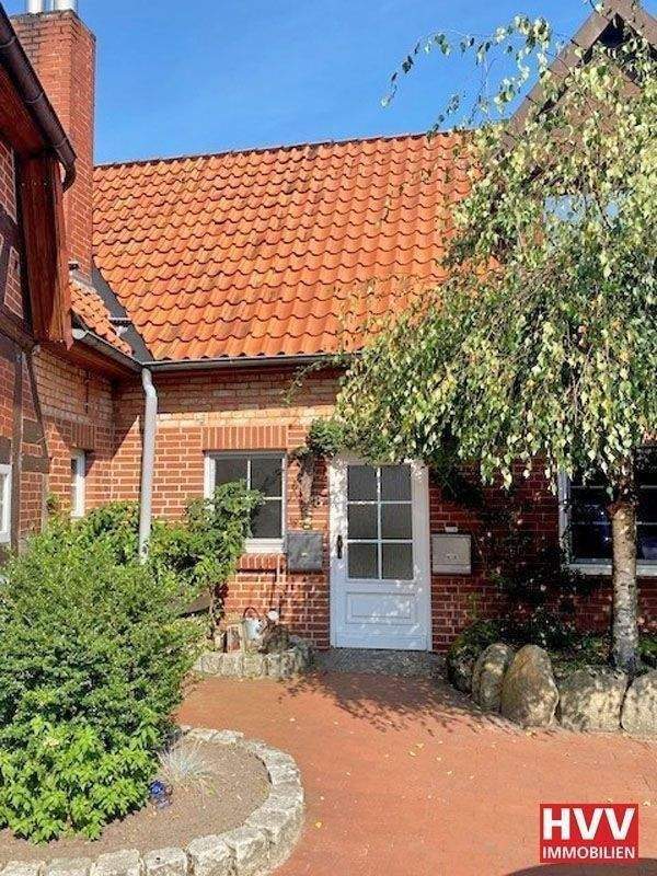 Thumbnail-HVV Immobilien: Gemütliche 2,5 Zimmer Erdgeschoss-Wohnung über 2 Ebenen mit Dachterrasse!