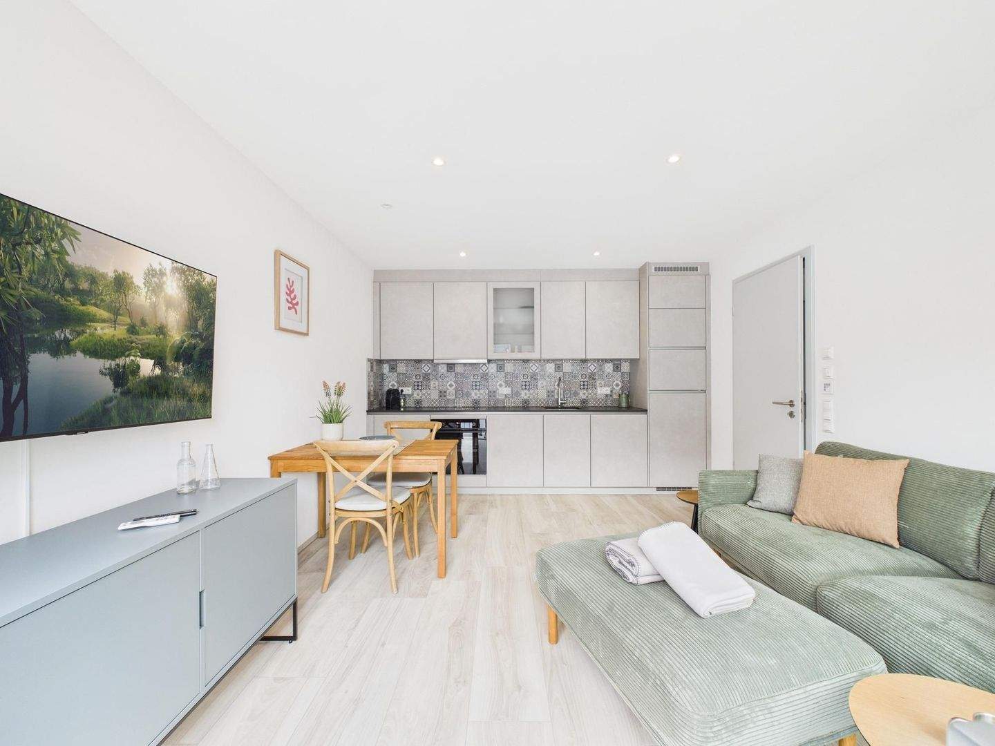 Thumbnail-Designmöbliert & bezugsfertig: Neue 2-Zimmer-Wohnung mit Vollausstattung